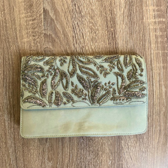 ABERCROMBIE & FITCH GRAY CLUTCH BAG - Picture 1 of 3